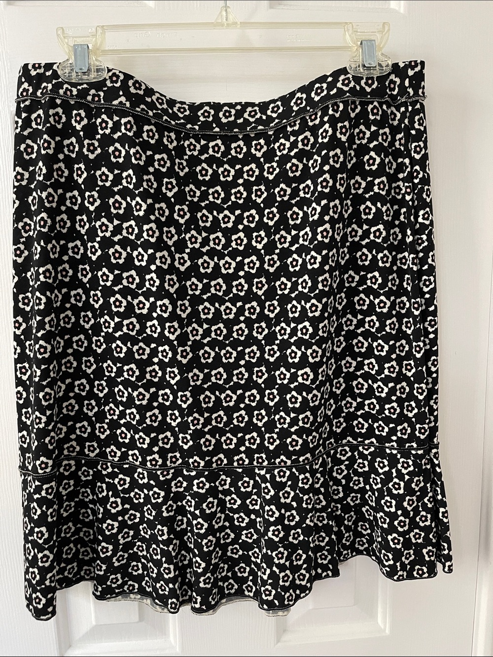 Max Studio Black & White Floral Ruffle Hem Skirt